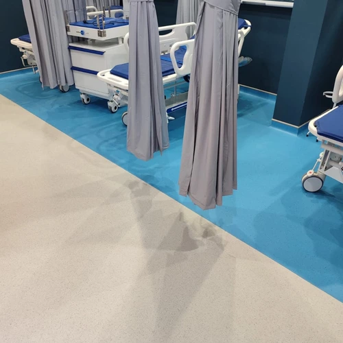 Gambar tentang artikel Frantinco™ Homogeneous Flooring: Solusi Lantai Rumah Sakit yang Higienis, Tangguh, dan Modern